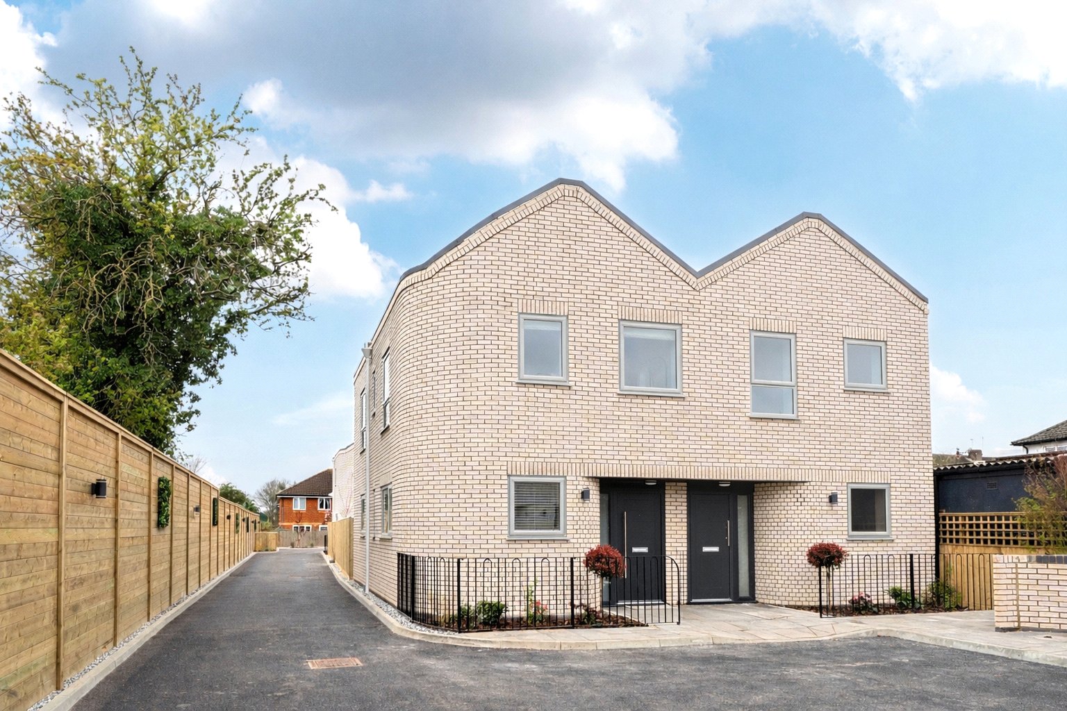 Property Image 0 Image 0