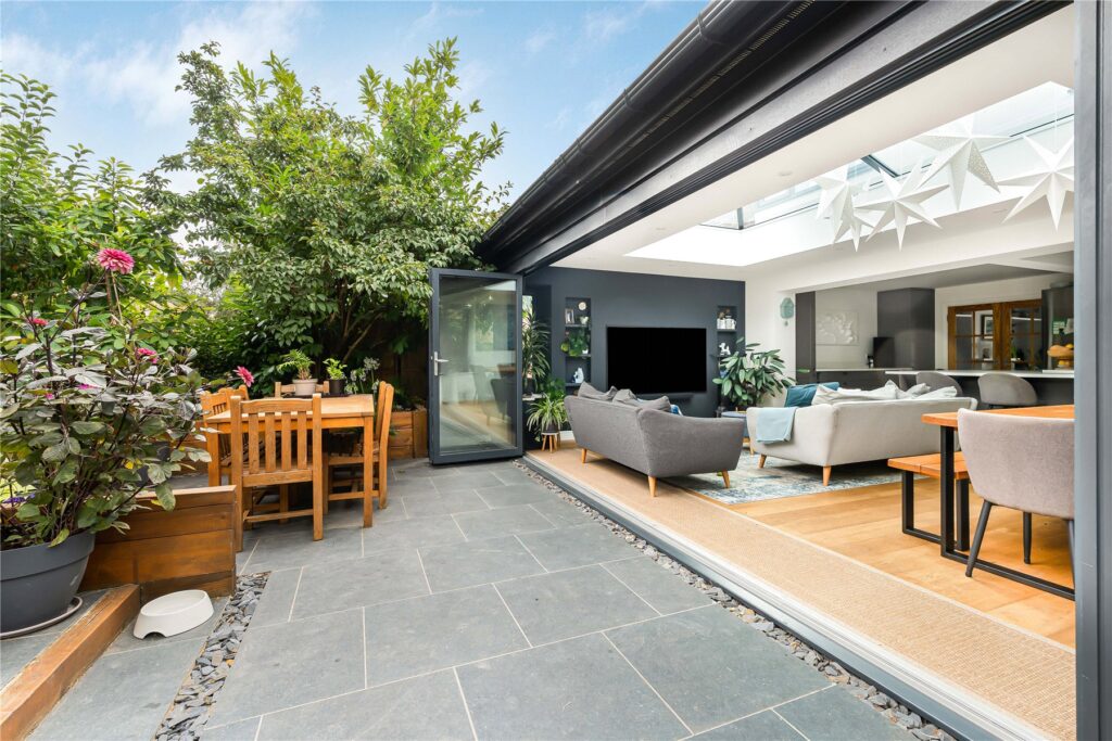 Property Image 0 Property Image 0