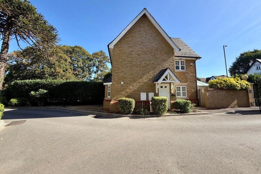 Property Image 0 Property Image 0